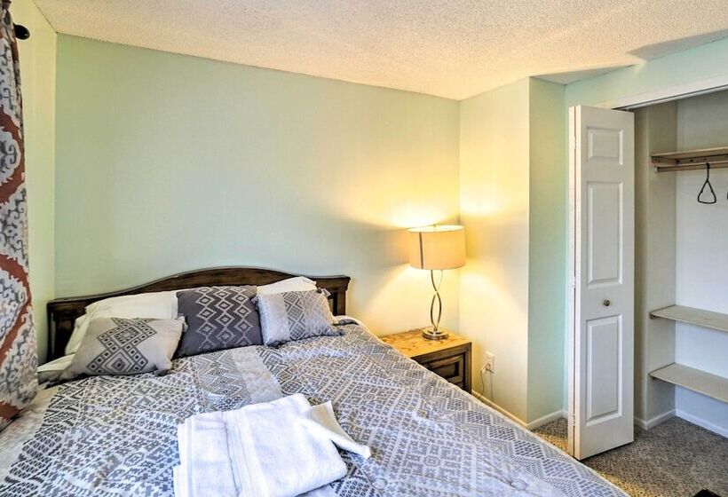 Charming Columbus Home ~ 7 Mi To Ohio State!