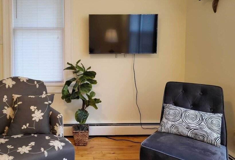 Walk To Lake Superior: Ontonagon Home W/ Fire Pit!