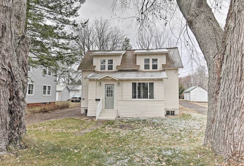 Walk To Lake Superior: Ontonagon Home W/ Fire Pit!