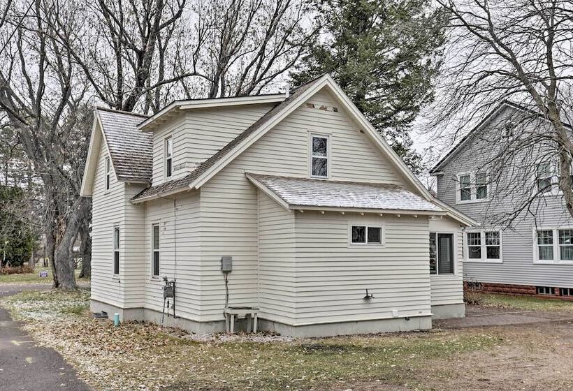 Walk To Lake Superior: Ontonagon Home W/ Fire Pit!