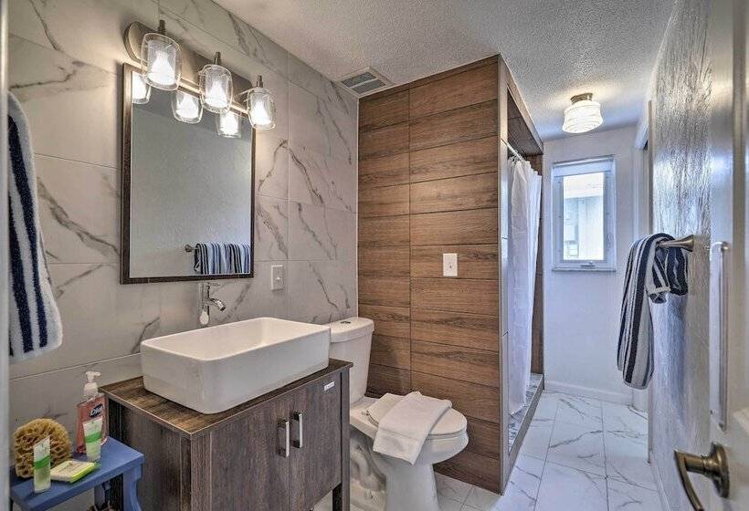 Charming Home W/ Patio, 7 Mi To Sunset Beach!