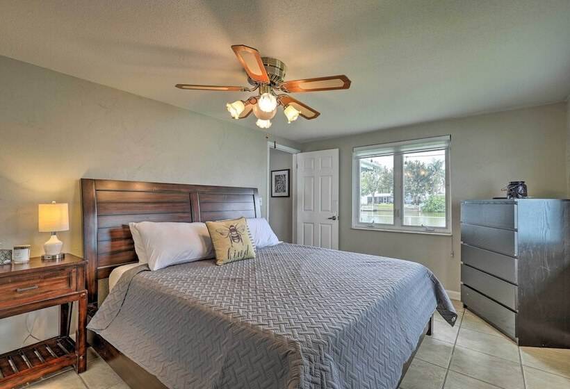 Charming Home W/ Patio, 7 Mi To Sunset Beach!