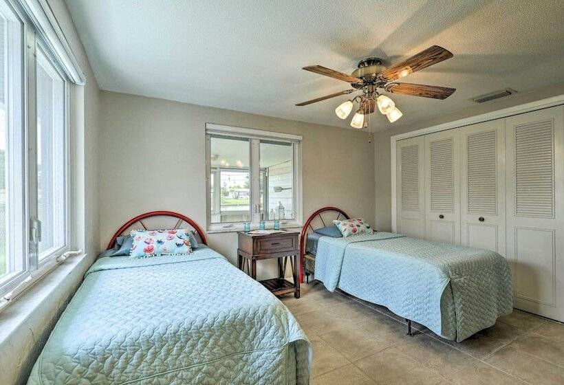 Charming Home W/ Patio, 7 Mi To Sunset Beach!