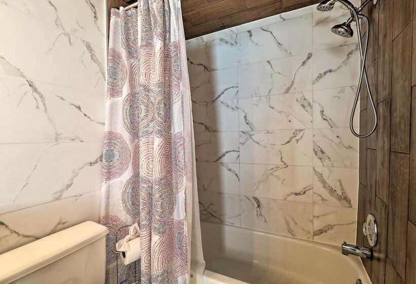 Charming Home W/ Patio, 7 Mi To Sunset Beach!