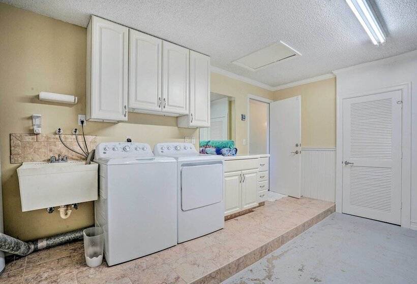 Charming Naples Home W/ Patio ~ 5 Mi To Beach