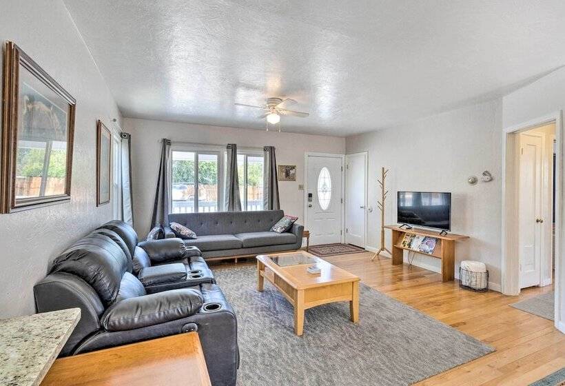 Reno Home W/ Deck: 1 Mi To Riverwalk District!