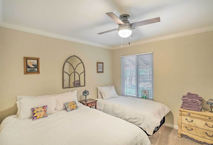 Charming Shasta Lake Retreat: Boat, Hike & Fish!