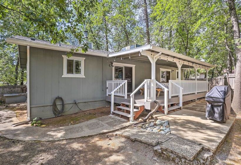 Charming Shasta Lake Retreat: Boat, Hike & Fish!