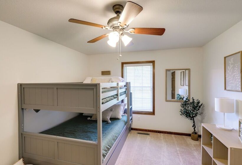 Charming Stanwood Home On Muskegon River!