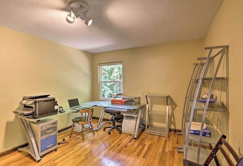 Charming Tallahassee Family Hideaway: 5 Mi To Fsu!