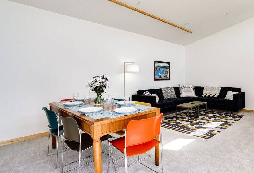 Updated Minneapolis Home In Howe Neighborhood!