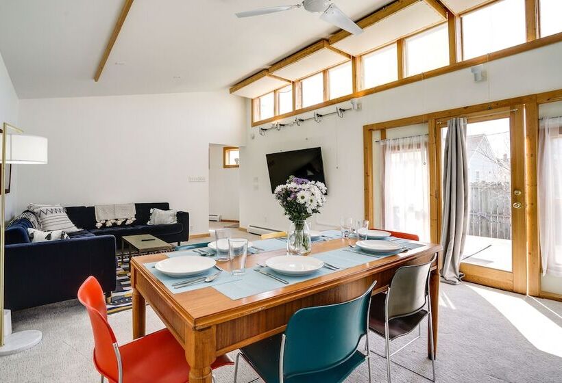 Updated Minneapolis Home In Howe Neighborhood!