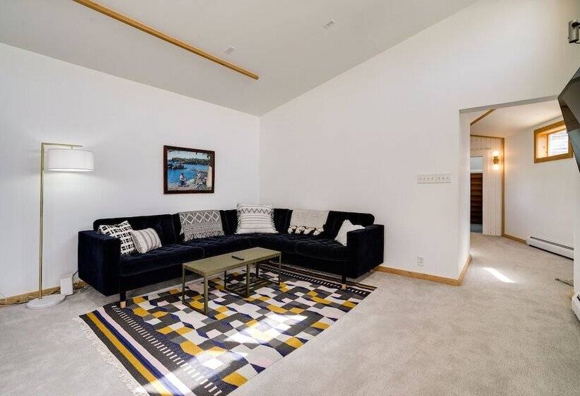 Updated Minneapolis Home In Howe Neighborhood!