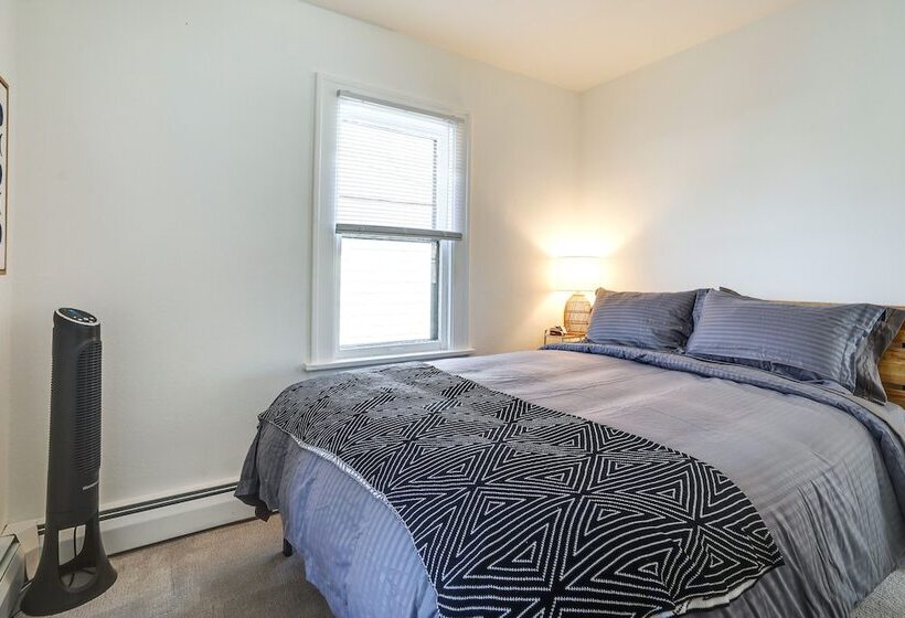 Updated Minneapolis Home In Howe Neighborhood!