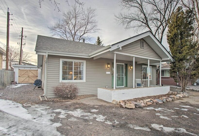 Walkable Neighborhood: Family Home In Wheat Ridge