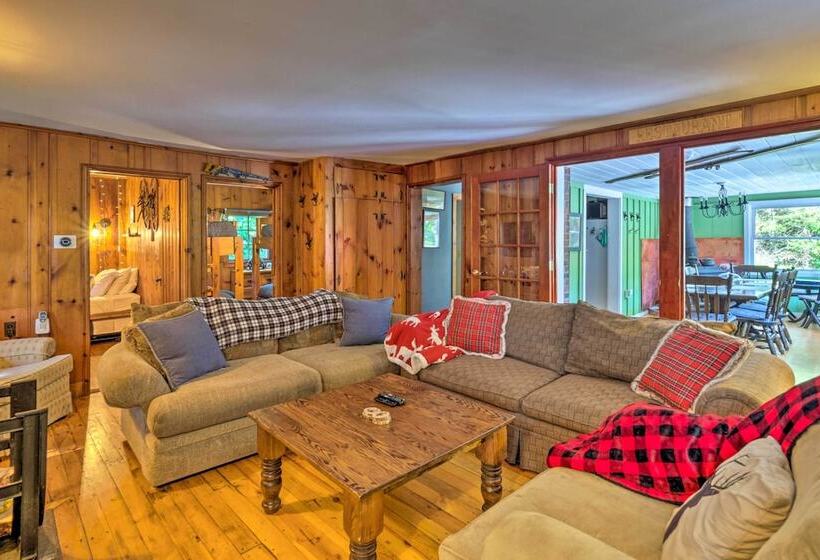 Charming Wilmington Cabin, 8 Mi. To Mt Snow!