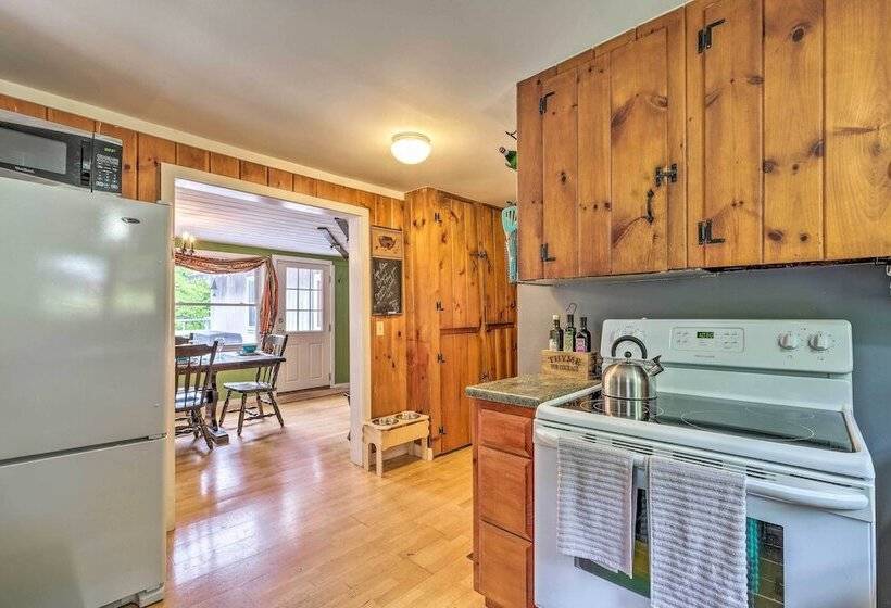 Charming Wilmington Cabin, 8 Mi. To Mt Snow!