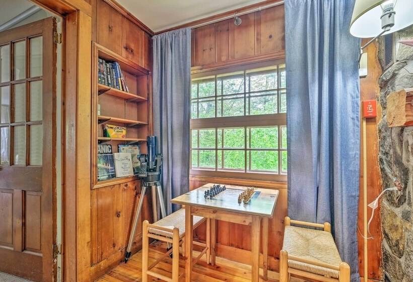 Charming Wilmington Cabin, 8 Mi. To Mt Snow!