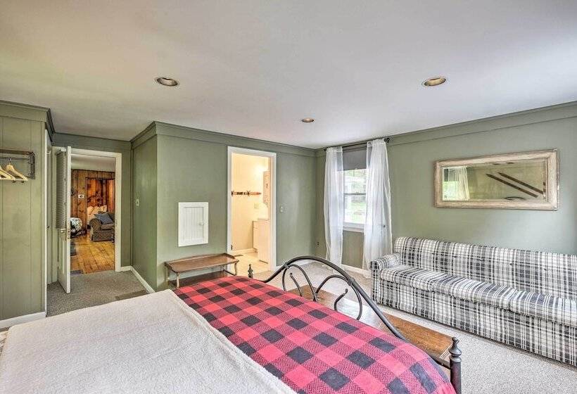 Charming Wilmington Cabin, 8 Mi. To Mt Snow!