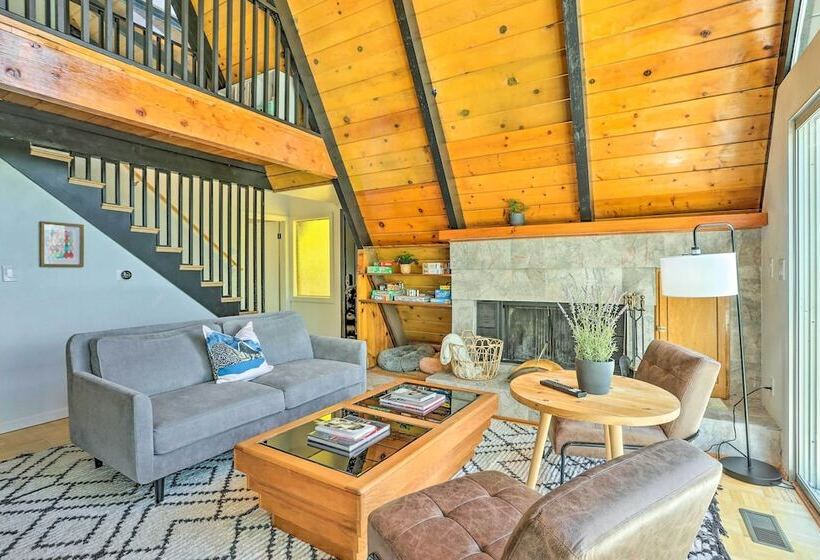 Chic A Frame Treehouse   3 Mi To Village!