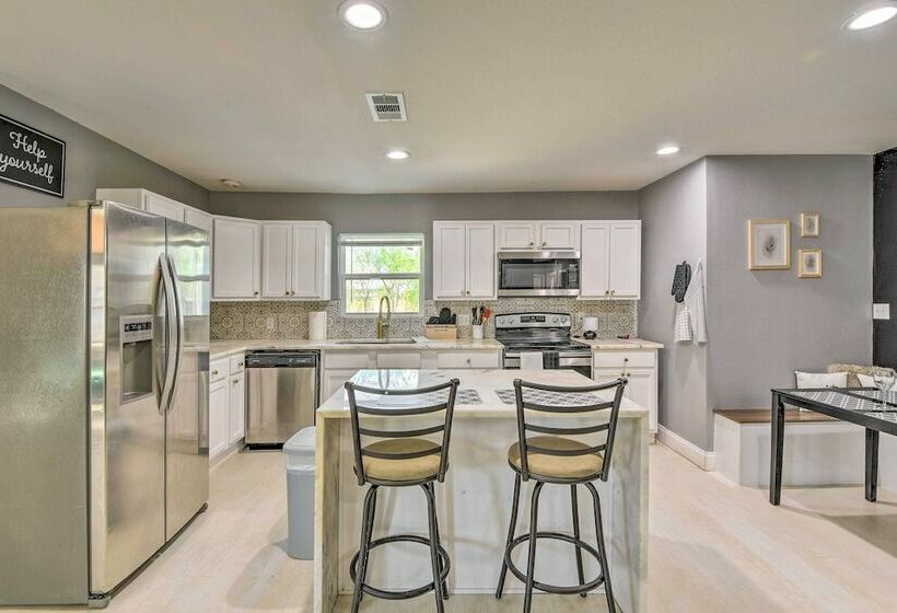 Chic Arlington Home < 2 Mi To Cowboys Stadium