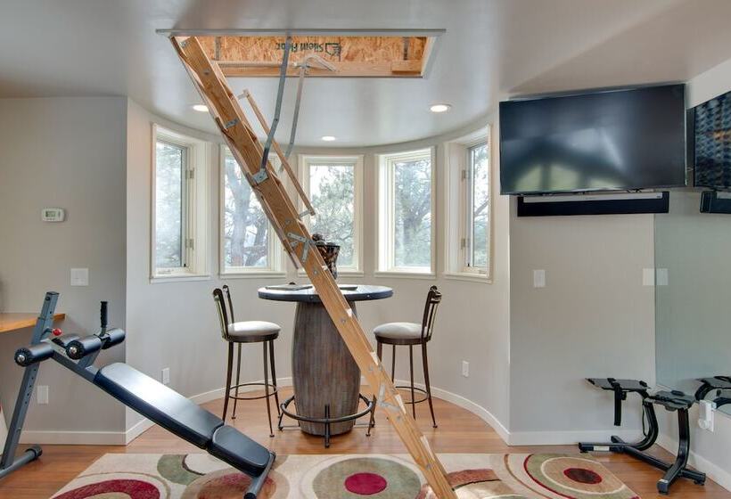 Chic Boulder Mountain Home W/ Hot Tub + Views