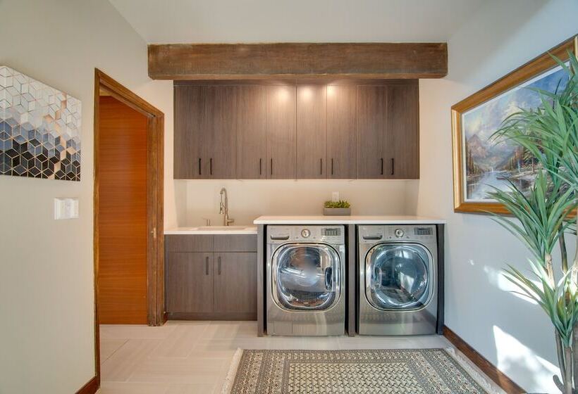 Chic Boulder Mountain Home W/ Hot Tub + Views