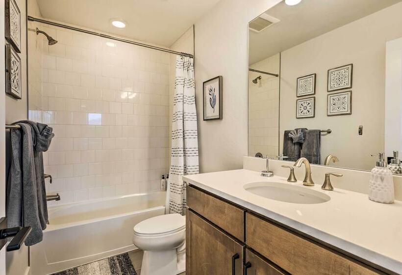 Furnished Deck & Hot Tub: Chic Granby Home!