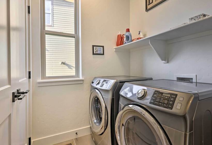 Furnished Deck & Hot Tub: Chic Granby Home!