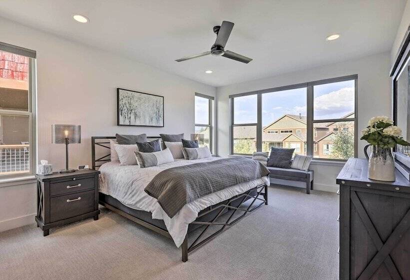 Furnished Deck & Hot Tub: Chic Granby Home!