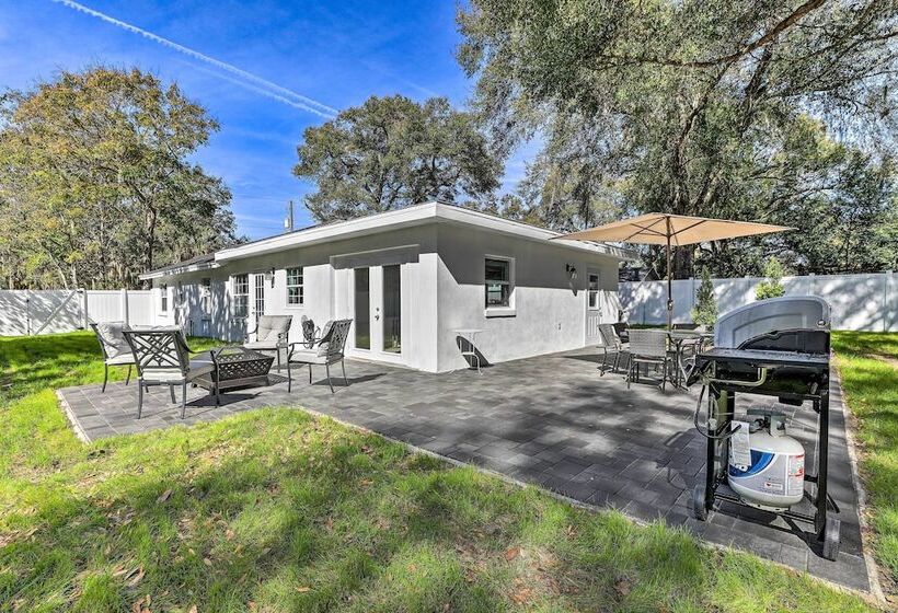 Chic Home W/ Fire Pit & Patio, Walk To Lake!