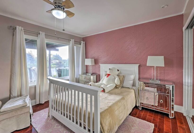 Chic Whittier Oasis: Private Pool, Hot Tub & Grill