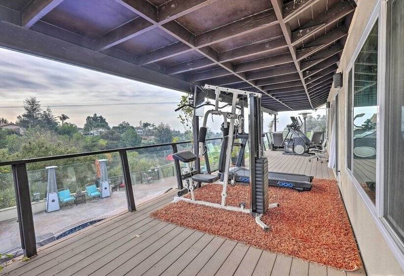 Chic Whittier Oasis: Private Pool, Hot Tub & Grill