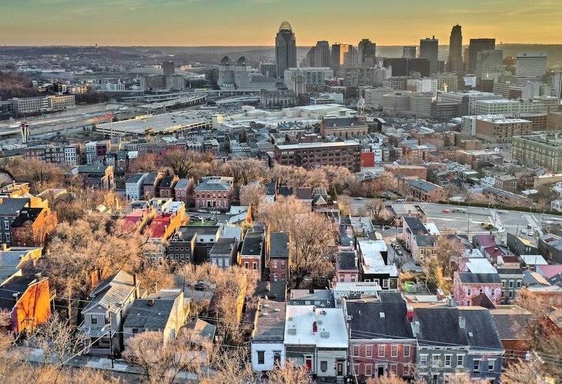 Cincinnati Home, Patio W/ Downtown Views!