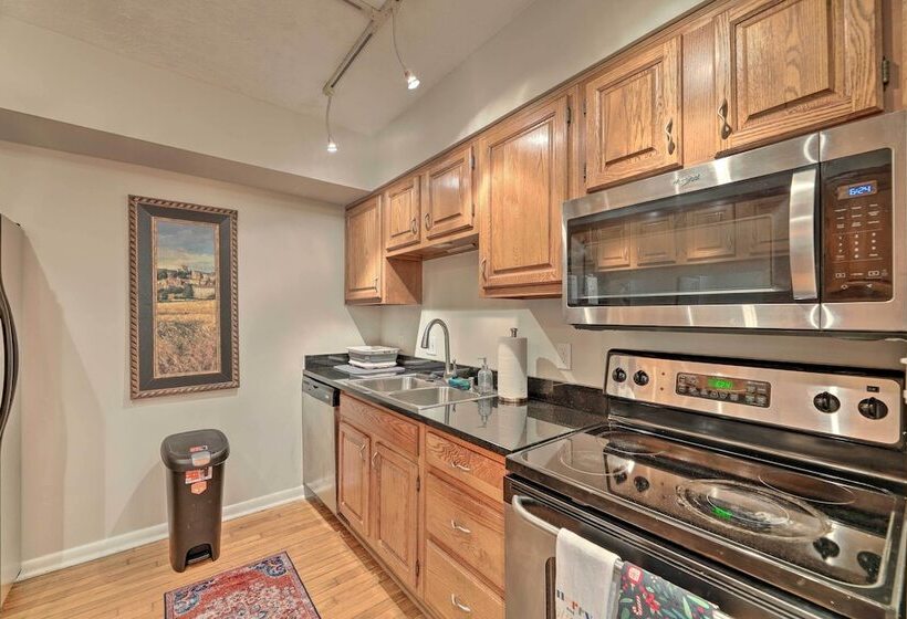 Cincinnati Home, Patio W/ Downtown Views!