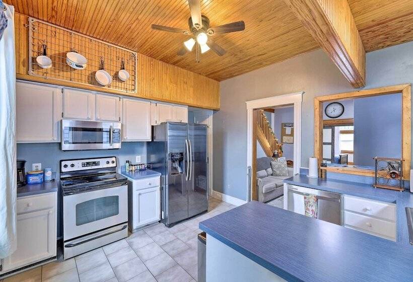 Cincinnati Home W/ Deck & Private Hot Tub!