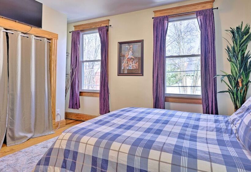 Cincinnati Home W/ Deck & Private Hot Tub!