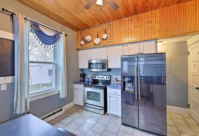 Cincinnati Home W/ Deck & Private Hot Tub!