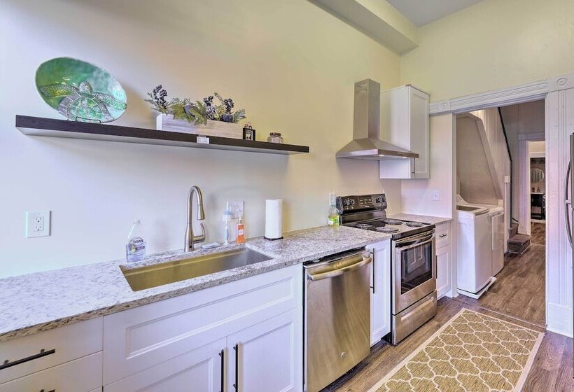 Cincinnati Retreat W/ Patio & Grill!