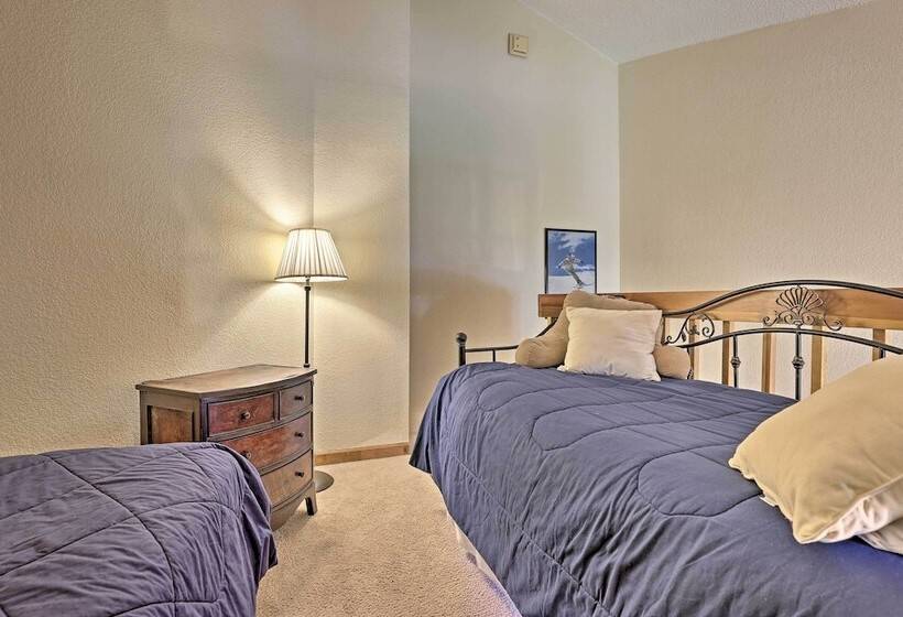 10 Mi To Keystone Resort: Cabin W/ Hot Tub!