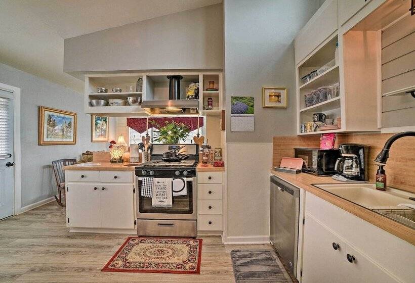 Coastal Escape W/ Yard, Walk 1 Mile To Texas A & M