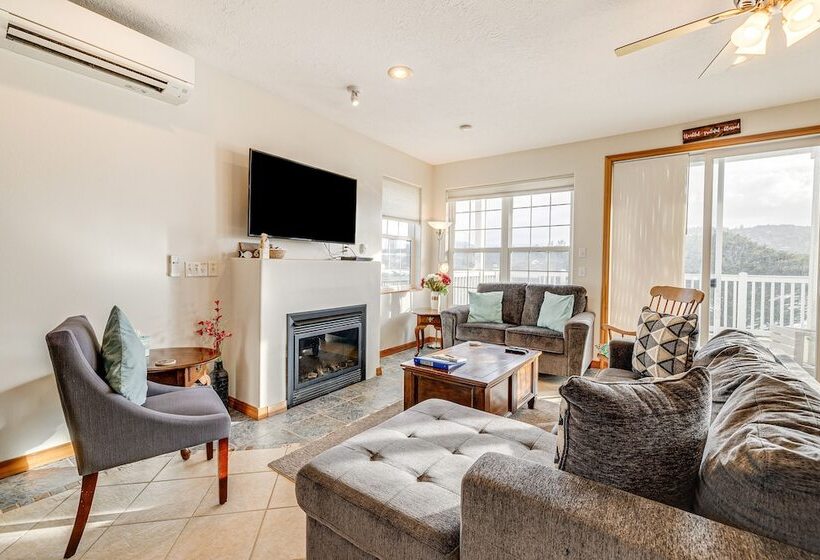 Walk To Beach: Pacific City Home W/ Bay Views!