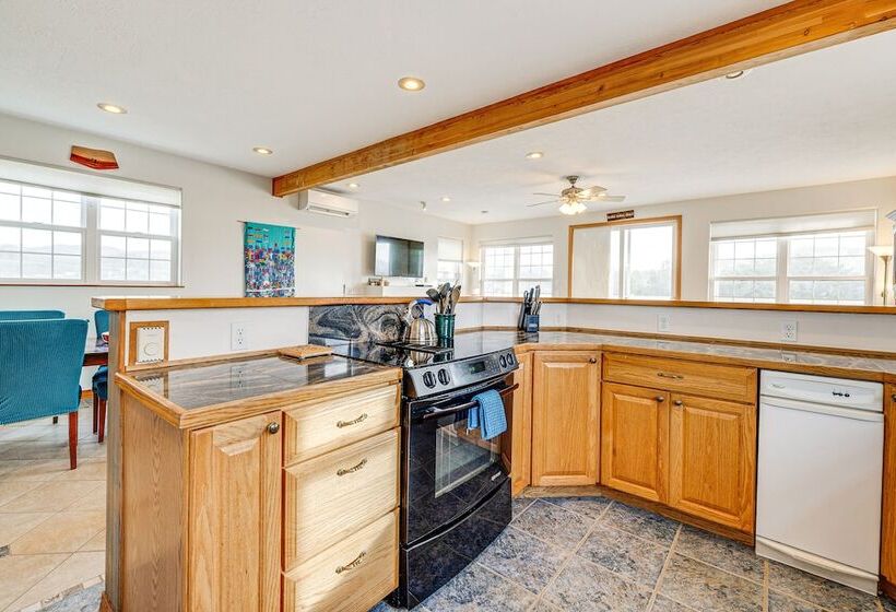 Walk To Beach: Pacific City Home W/ Bay Views!