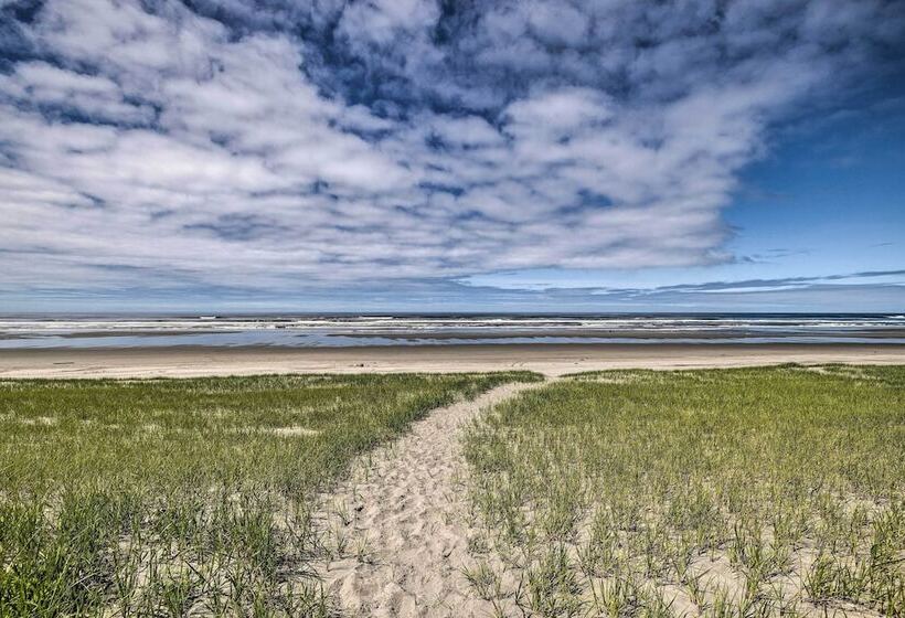Coastal Oregon Retreat W/ Grill: 11 Mi To Astoria!