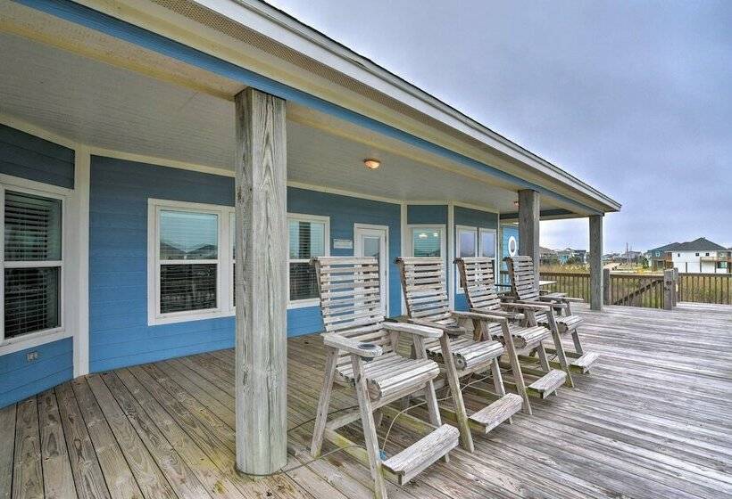 Walk To Beach: Coastal Home In Port Bolivar!