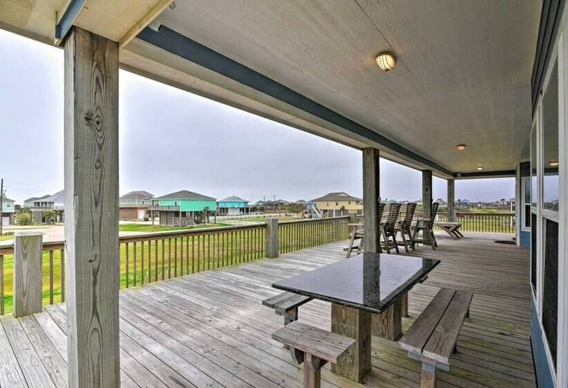 Walk To Beach: Coastal Home In Port Bolivar!
