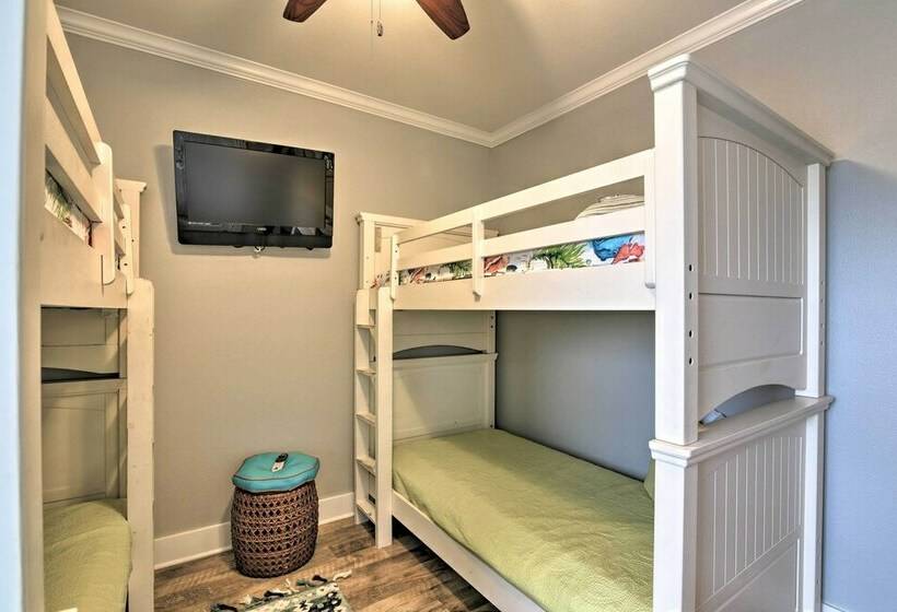 Walk To Beach: Coastal Home In Port Bolivar!