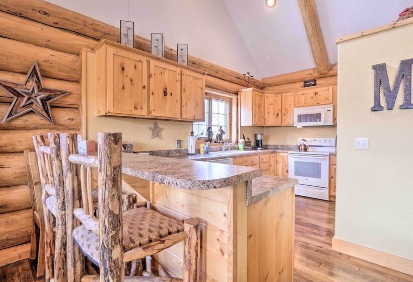 Mountain Views & Fire Pit: Granby Retreat!