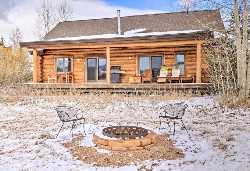Mountain Views & Fire Pit: Granby Retreat!