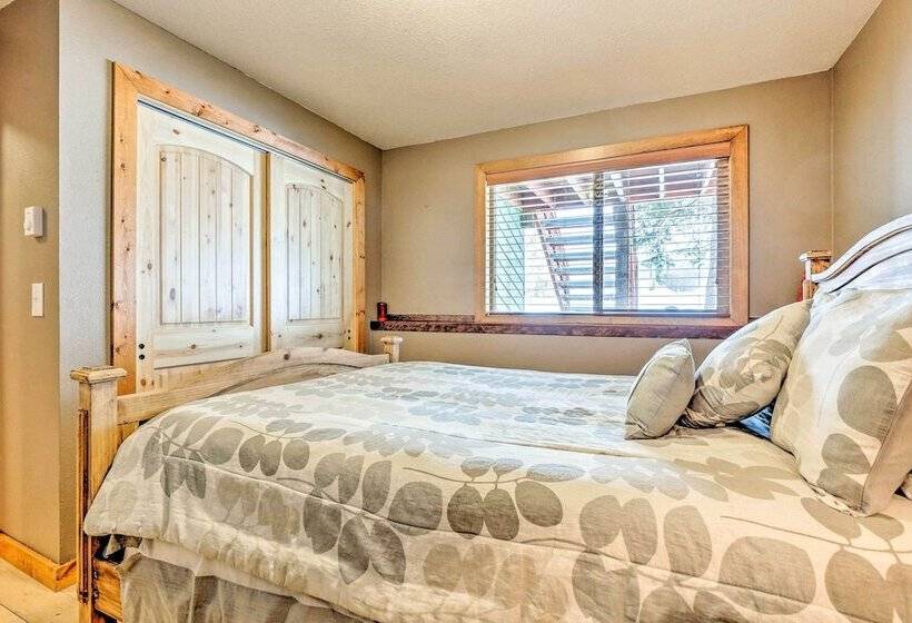 Silverthorne Home W/ Views: Walk To Trails!